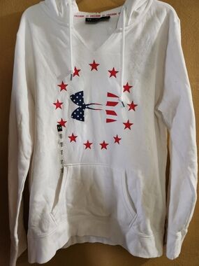 Under Armour White Crewneck Sweatshirt with Red Stars and Blue Flag Logo